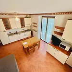 アパートホテル Corte Del Bosco ガルダ